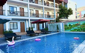 Avenue Hotel VangVieng